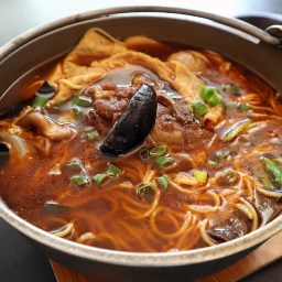 新竹光華街｜十米現做｜麵好湯濃．肉真的大塊