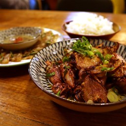 新北瑞芳｜食不厭＿九份｜薑片小卷真的不得了好吃!