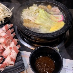 新竹北區｜涮膳石頭鍋｜當日現捕海鮮．在地十年石頭火鍋